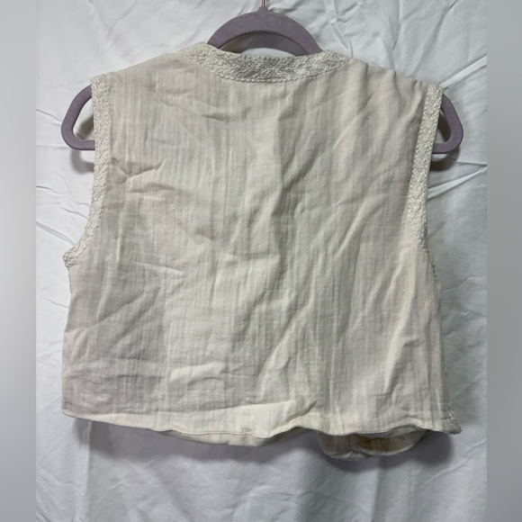 Zara Cream Floral Embroidered Vest - Picture 2 of 4